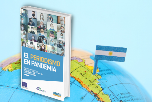 El Periodismo en Pandemia book on a map of Argentina