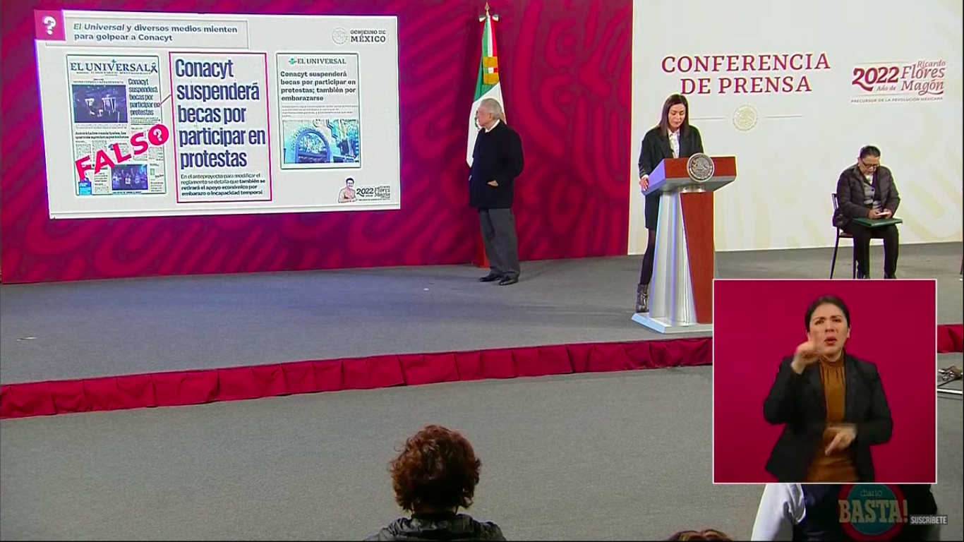 López Obrador dedica una sección en su conferencia matutina para refutar y descalificar reportes de la prensa. (Captura de pantalla de transmisión en YouTube)