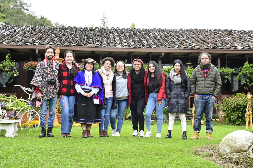 Equipo intercultural del medio Agenda Propia de Colombia (Foto: Vanessa Teteye / Cortesía)