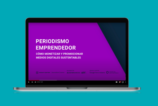 Two banners announcing a course in entrepreneurial journalism in Spanish and in Portuguese