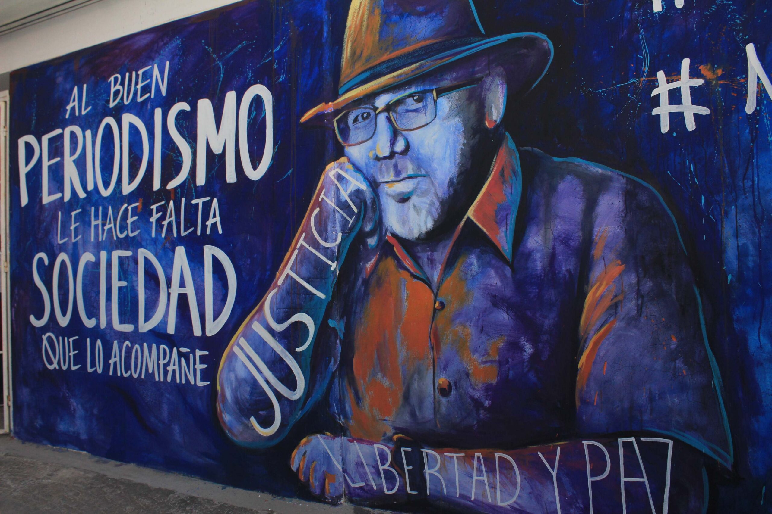 Um mural em Culiacán, no México, lembra o jornalista assassinado Javier Valdes, cofundador do semanário local RioDoce