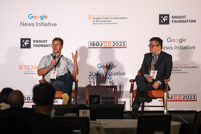 Jon Kelly, from Puck, with the moderador, Sewell Chan, at a Keynote Session at ISOJ 2023
