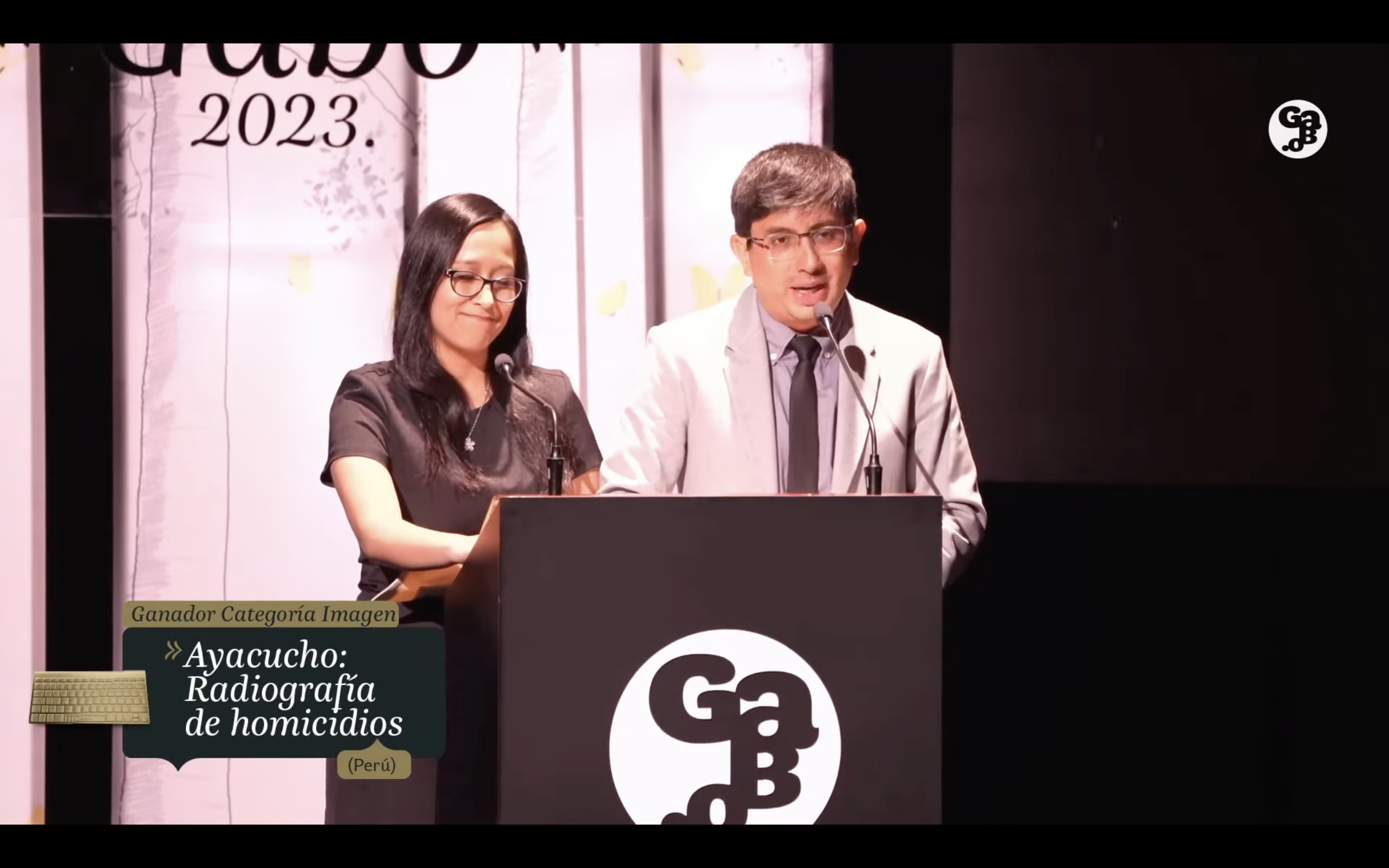 Peruvian journalists Rosa Laura and César Prado receiving the Gabo Award 2023 in Bogotá, Colombia.