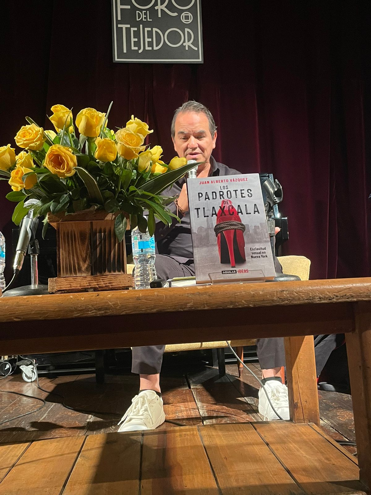 Mexican journalist Juan Alberto Vázquez speaks during the presentation of his book "Los Padrotes de Tlaxcala".