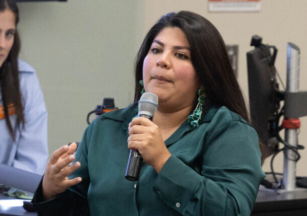 Honduran journalist Telma Quiroz speaks during the 17° Ibero-American Colloquium on Digital Journalism, in Austin, Texas.