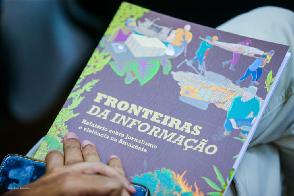 cover of the report "fronteiras da informação"