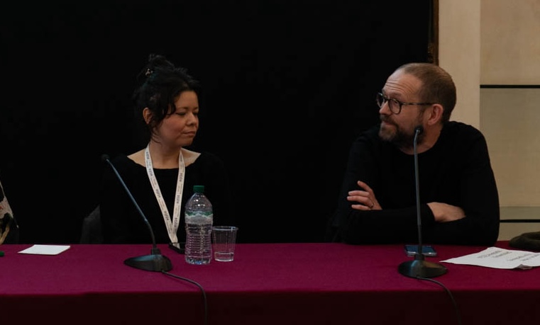 Periodista Tai Nalon habla durante el Festival Internacional de Periodismo de Perugia 2024.