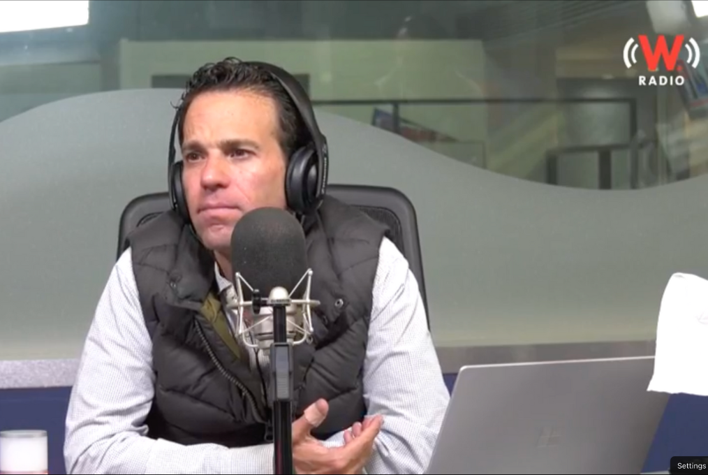 Mexican journalist Carlos Loret de Mola during his news program on W Radio radio station.