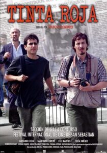 Movie poster showing a reporter and a photographer