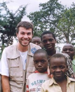 medicos del mundo volunteer