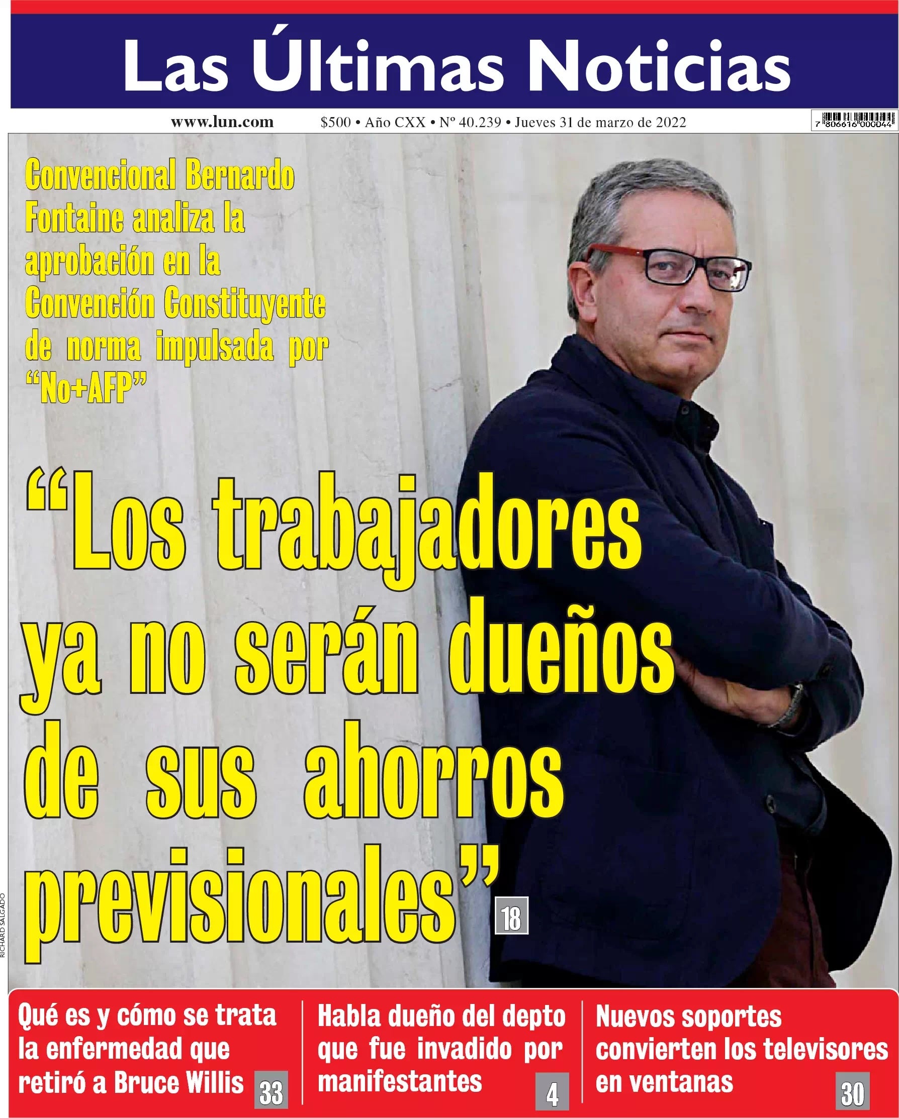 Cover of Chilean newspaper Últimas Noticias portraying politician Bernardo Fontaine.