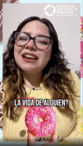 Team member of Mexican media outlet Conexión Migrante asking for donations in a video. (Photo: Screenshot)