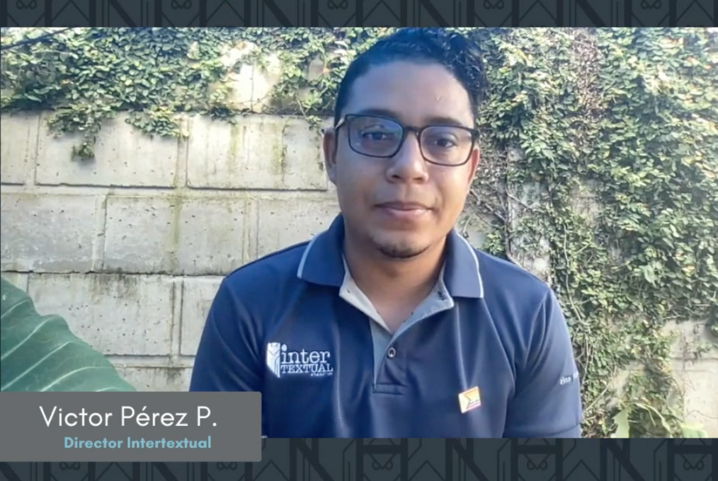 Nicaraguan journalist Víctor Manuel Pérez during a live broadcast.