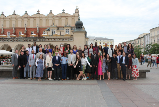 Level up your journalism with these fellowships and opportunities for Latin American journalists