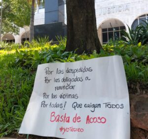 Messages left outside the Palace of Justice in Asunción (Paraguay) 