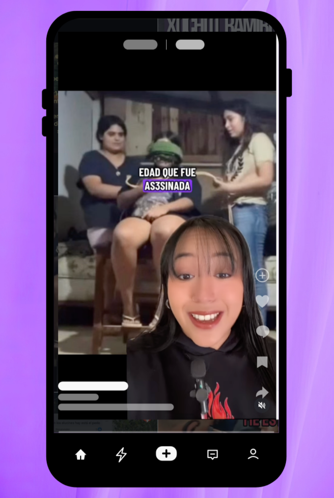 Teléfono móvil mostrando un video con un texto sensacionalista, detrás de la silueta de una presentadora.
