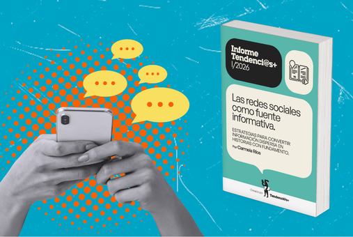 Hands holding a smartphone with chat icons, next to a book titled “Las redes sociales como fuente informativa” on a blue background. (Foto: